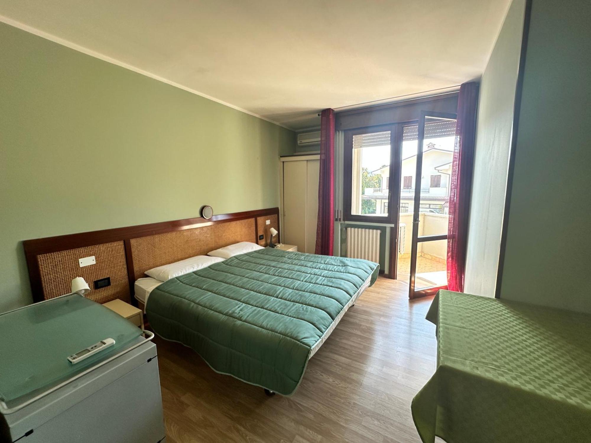 Hotel Battaglia 巴塔利亚泰尔梅 外观 照片