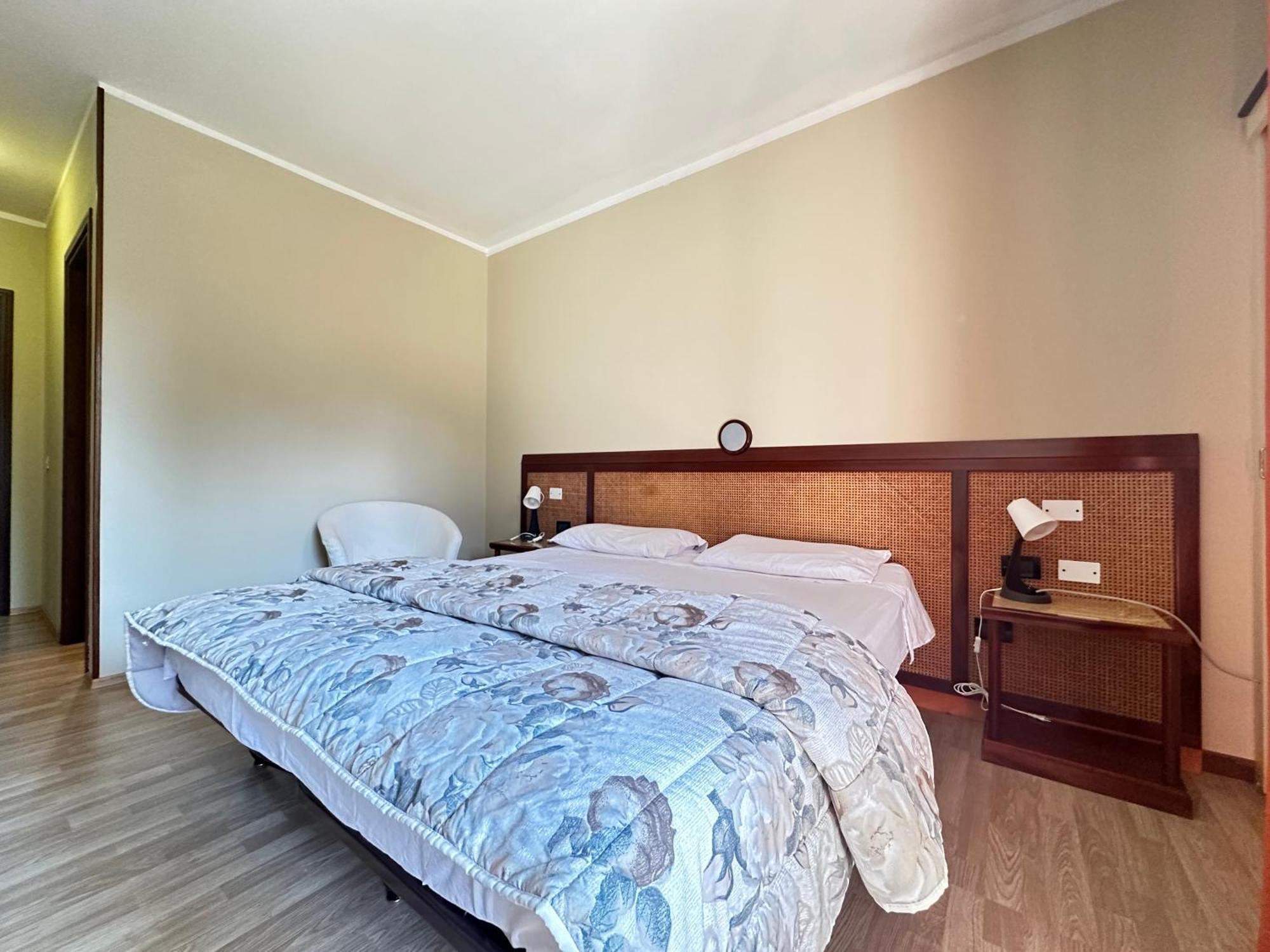 Hotel Battaglia 巴塔利亚泰尔梅 外观 照片